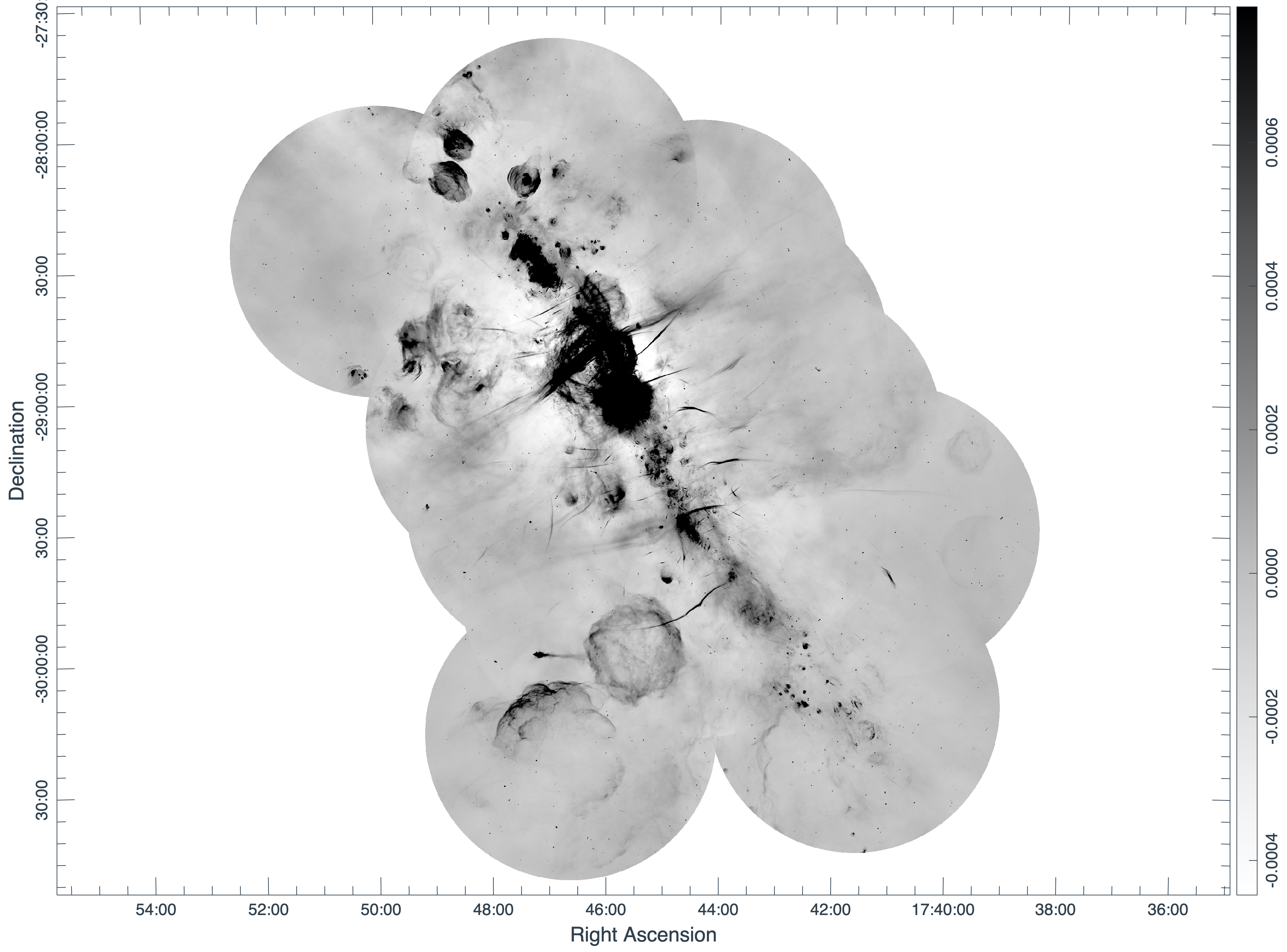 Figura 5 - Mosaico di molte immagini di questa regione di cielo cucite insieme per formare questa mappa meravigliosa del cielo radio. Anche qui l’immagine è a falsi colori.