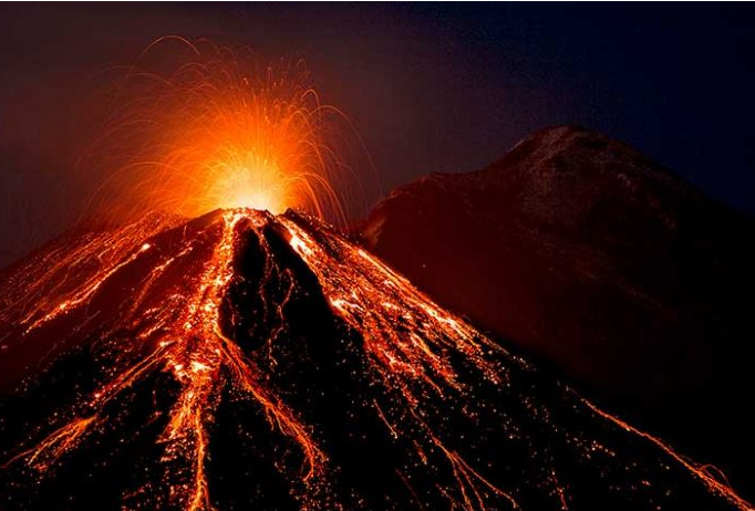 Fig. 1 - Una delle eruzioni vulcaniche dell’Etna. - Crediti web.
